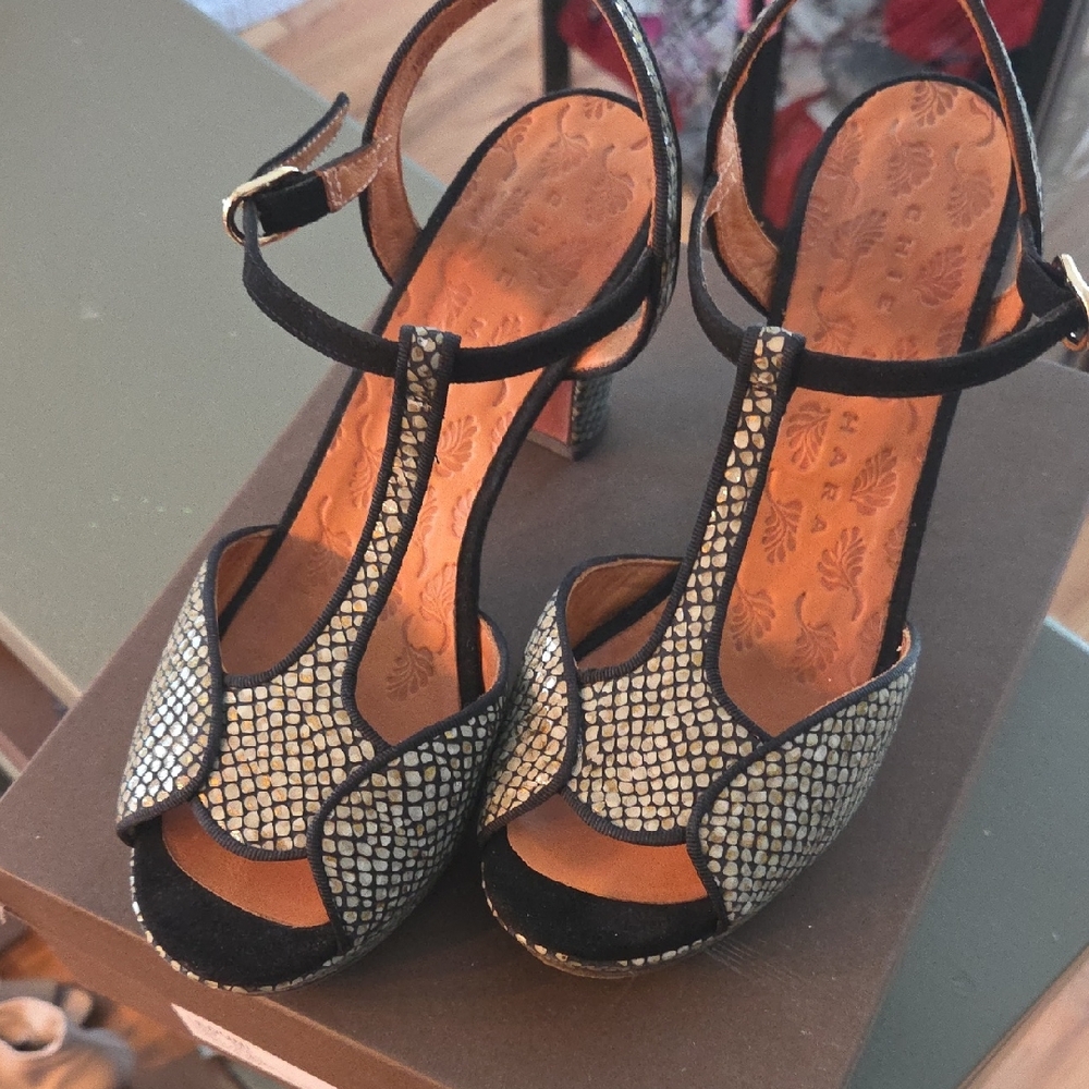 Chie Mihara Elegant Black and Gold Women's Sandals